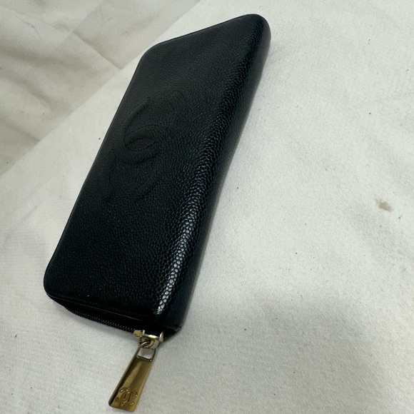 Chanel Zippy Wallet - Picture 6 of 10